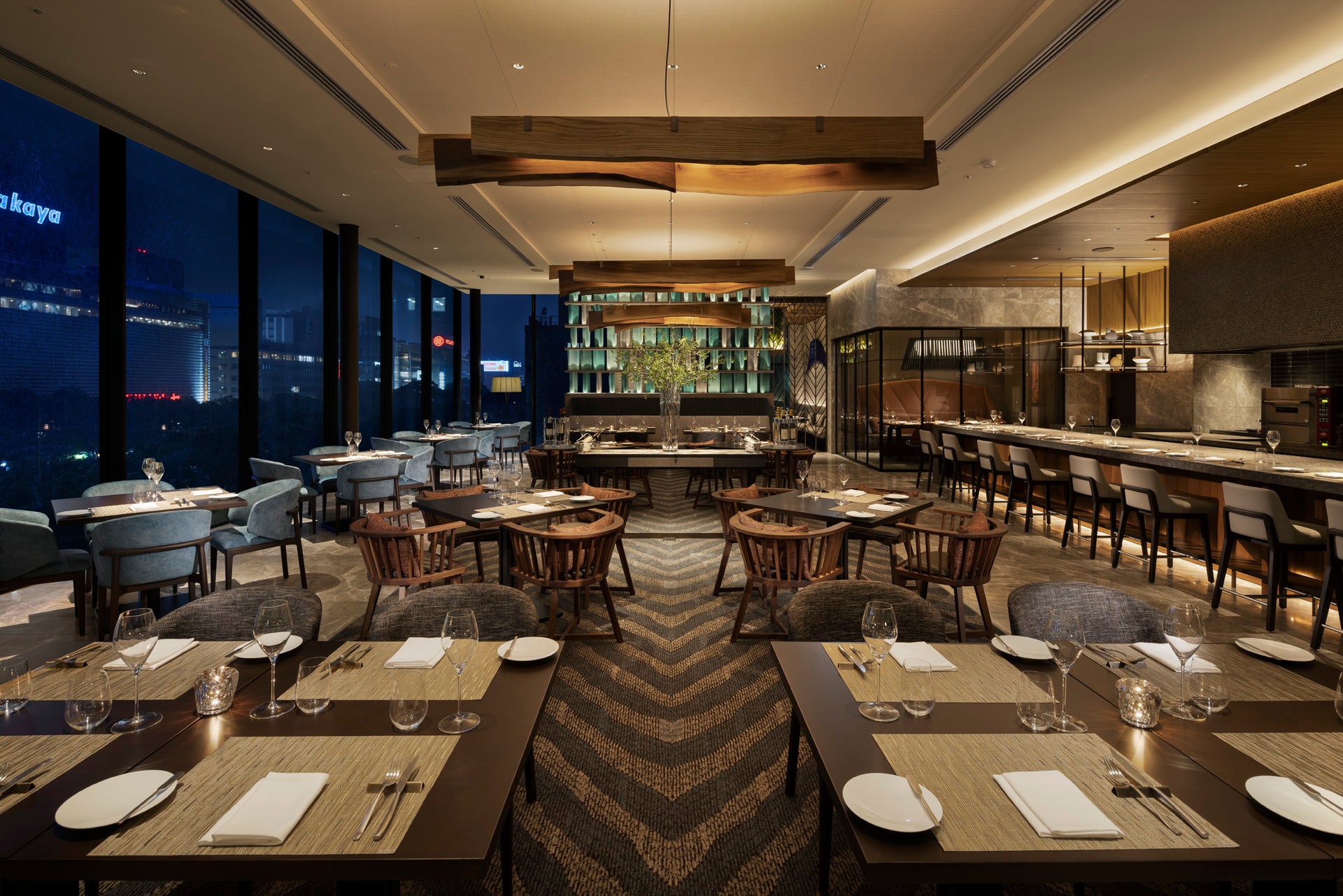 TIAD, AUTOGRAPH COLLECTION